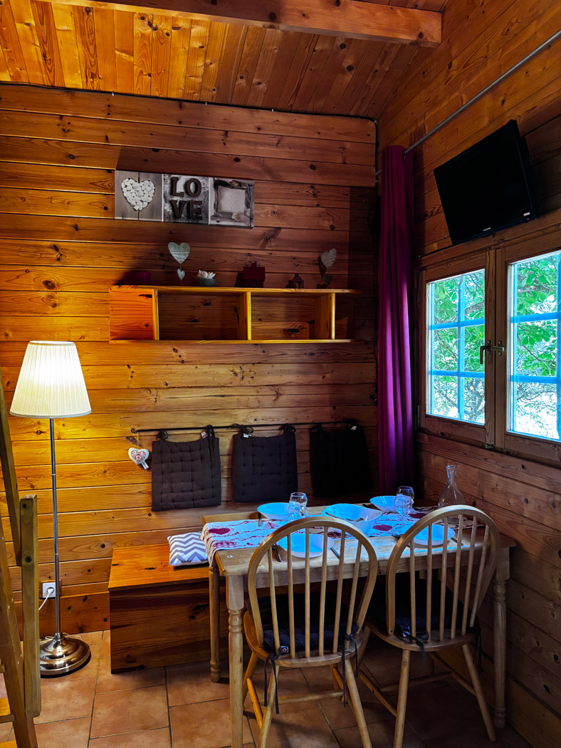 4-people Chalet | Camping Calme et Nature – Gorges du Verdon 4-people Chalet | Camping Calme et Nature - Gorges du Verdon