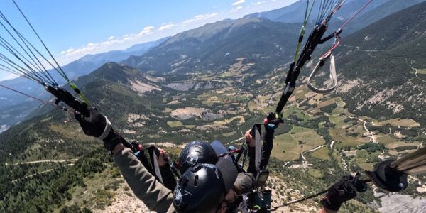 Parapente dans les Gorges du Verdon © Castellane Tourisme